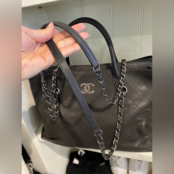 Chanel Urban Shopping Tote Quilted Caviar Large - Picture 6 of 16